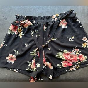 SHEIN Black Floral High Waist Women's Shorts